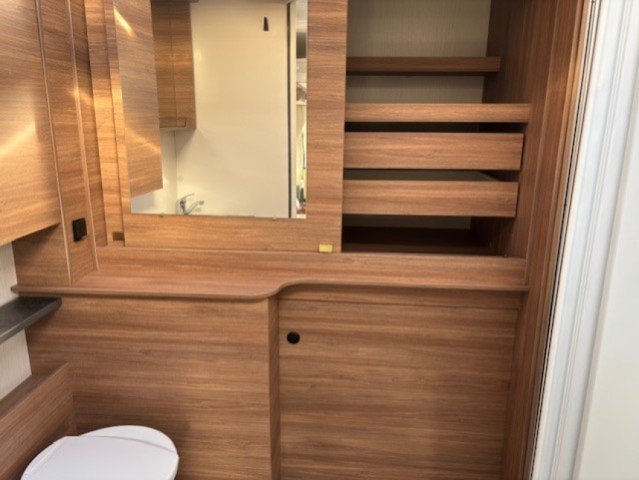 Pilote P 696 D Evidence Fit - Photo 11