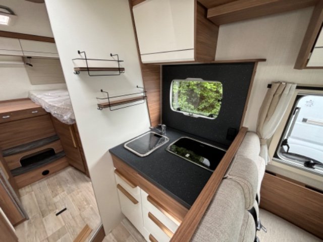 Pilote P 696 GJ Evidence Fit - Photo 5