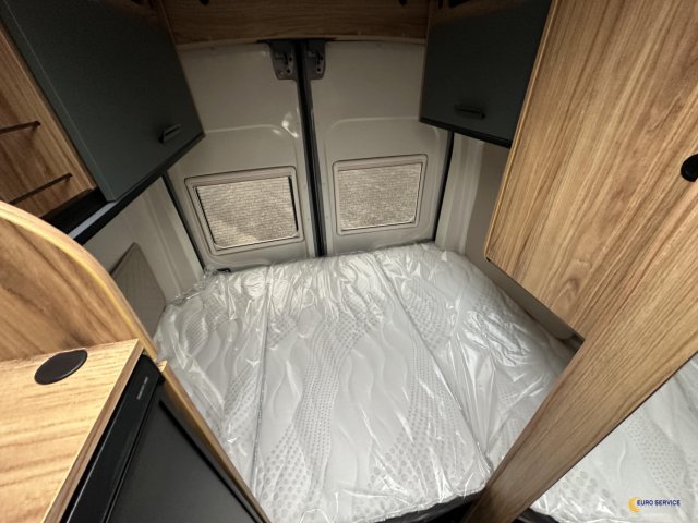 Font Vendome Forty Van - Photo 9