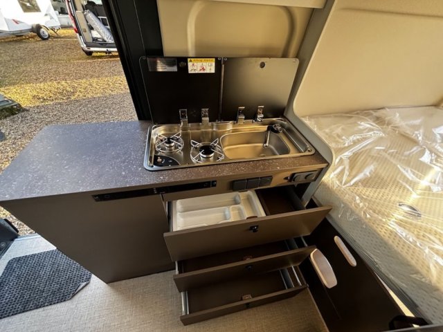 Burstner B66 600C C600 EDITION - Photo 10