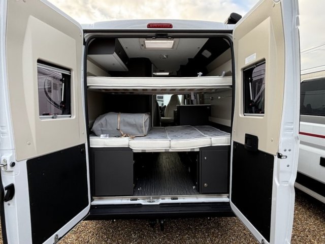 Mc Louis Menfys Van 3 Maxi - Photo 3