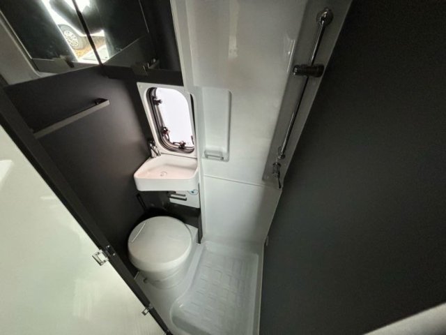 Mc Louis Menfys Van 3 Maxi - Photo 8