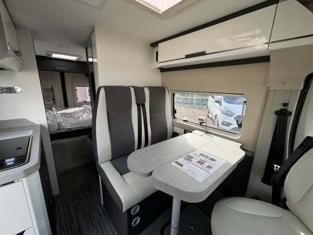 Mc Louis Menfys Van 3 Signature - Photo 5