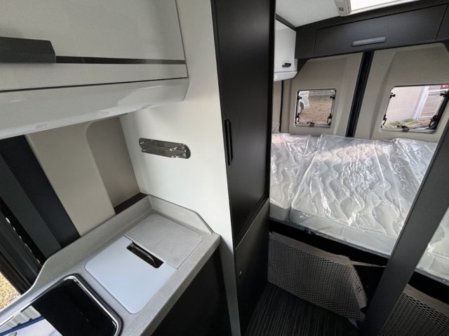 Mc Louis Menfys Van 3 Signature - Photo 8