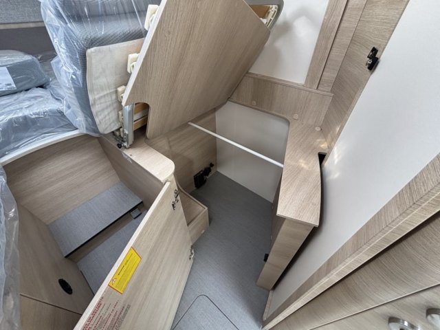 Rapido 666 F - Photo 16