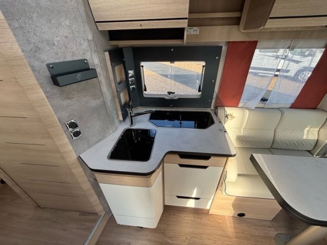 Rapido 696 F 65 Ans - Photo 9