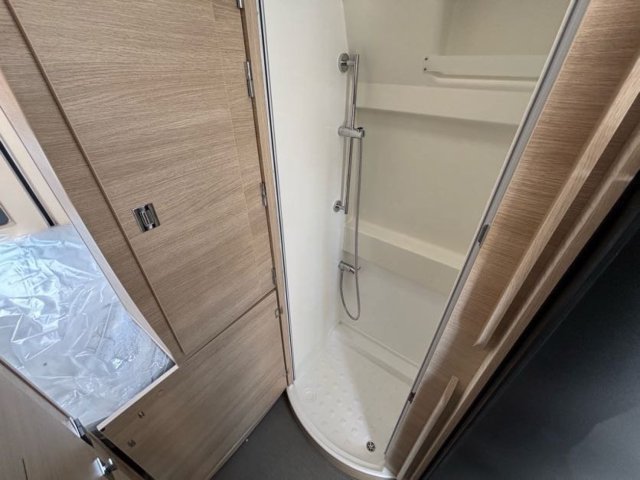 Rapido Van V55 - Photo 11