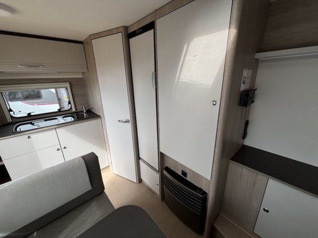 Burstner Premio Life 425 TS - Photo 6