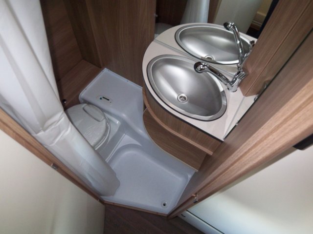 Burstner Premio Life 425 TS - Photo 12