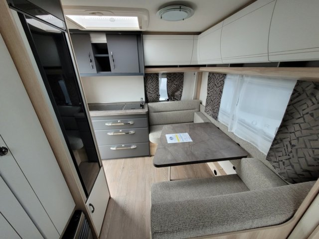 Hobby De Luxe 400 SFE - Photo 6