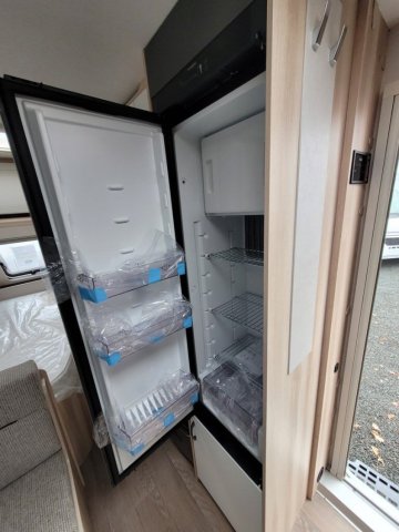 Hobby De Luxe 400 SFE - Photo 8