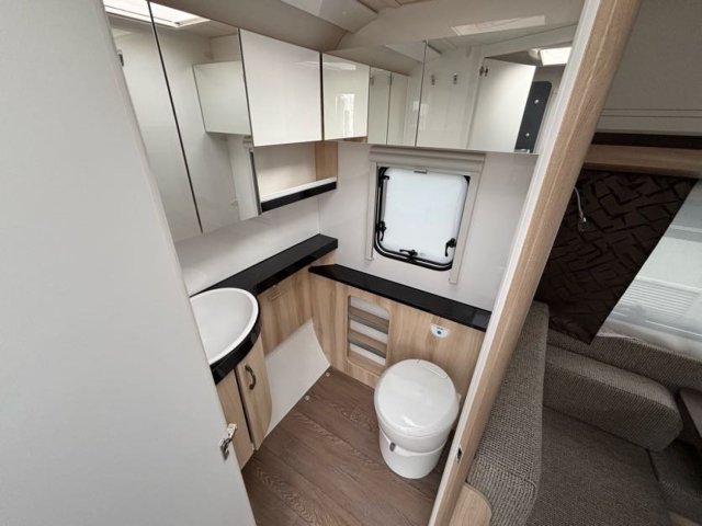 Hobby De Luxe 460 SFF - Photo 6