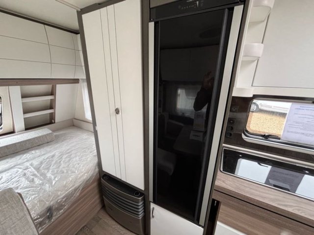 Hobby Excellent Edition 490 KMF - Photo 5