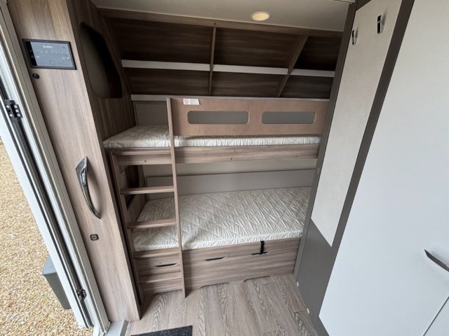 Hobby Excellent Edition 490 KMF - Photo 7