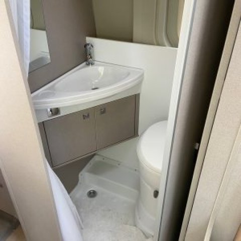 Burstner Delfin C 621 - Photo 8