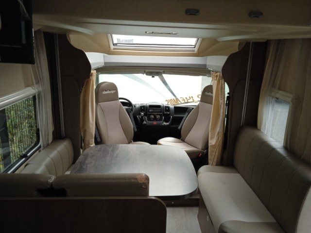 Challenger Birthday 190 - Photo 3