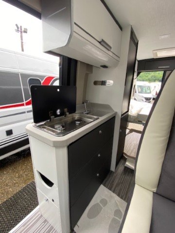 Mc Louis Menfys Van 3 Prestige SIGNATURE - Photo 2