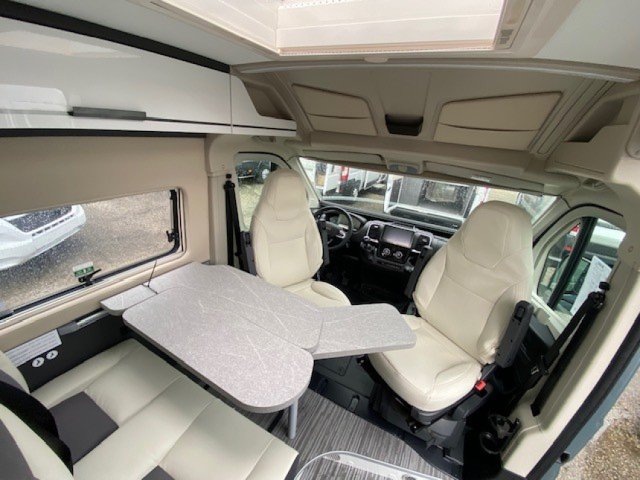 Mc Louis Menfys Van 3 Prestige SIGNATURE - Photo 3