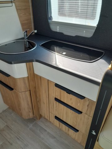 Bavaria Tren-D T696U Unik 140 - Photo 11