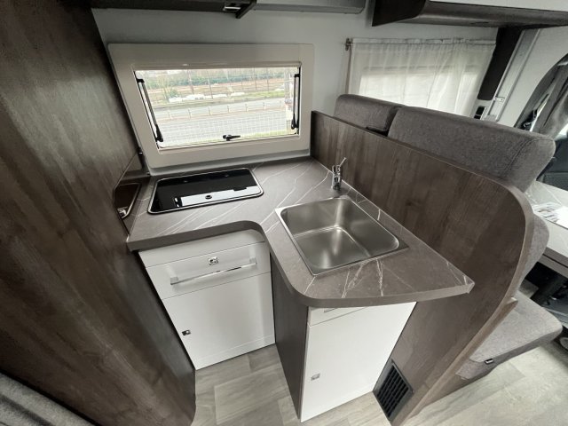Benimar Tessoro 463 Up - Photo 7