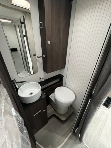 Benimar Tessoro 463 Up - Photo 12