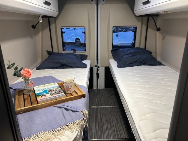 Mc Louis Menfys Van 4 S-Line - Photo 13