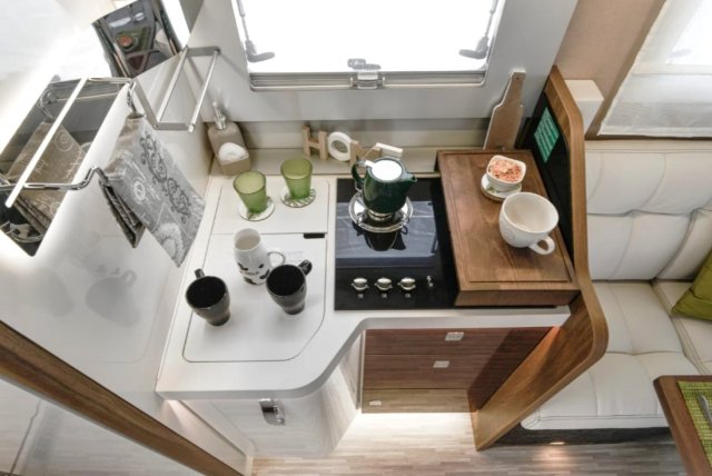 Mobilvetta K-Yacht Tekno Line 90 - Photo 4