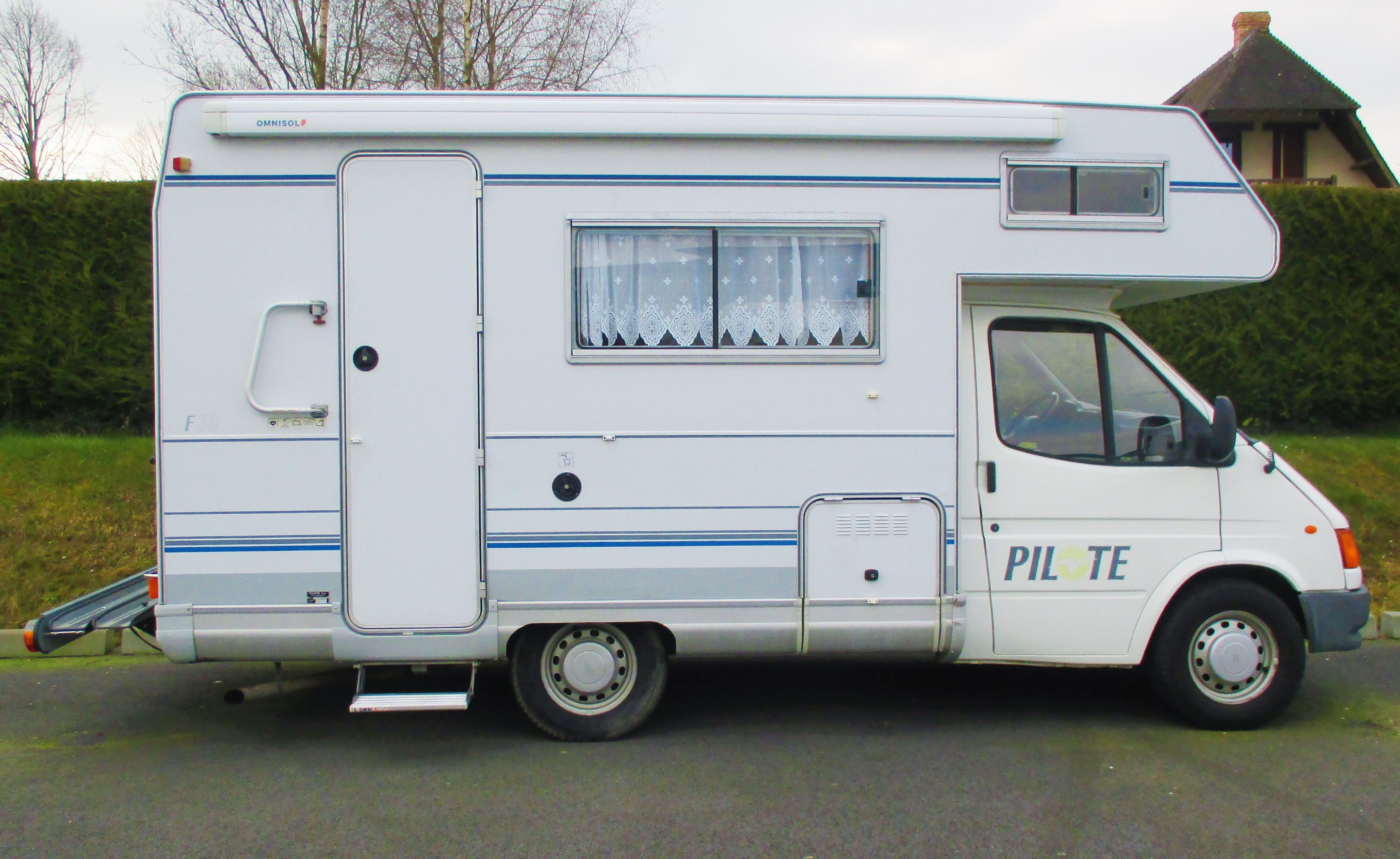 pilote first 16 occasion de 1996 - ford - camping car en vente  u00e0 yvetot  seine maritime