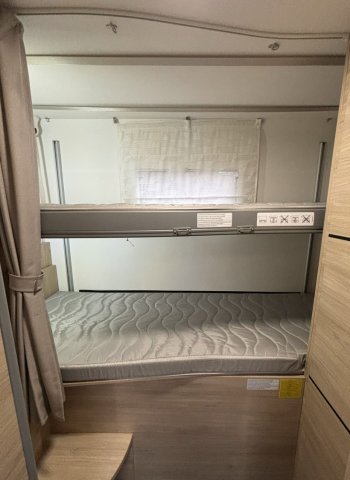 Challenger 380 - Maxi salon et lits superposés - Photo 11