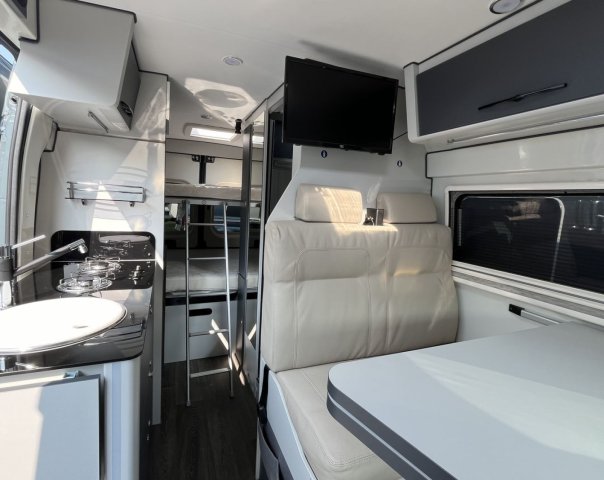 Font Vendome Leader Van Duo - Fourgon familial lits superposés - Photo 8