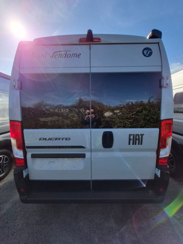 Font Vendome Leader Camp Elegance - Photo 4