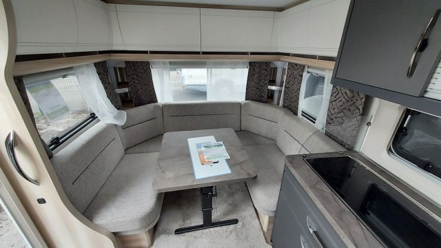 Hobby De Luxe 460 UFE - Photo 2