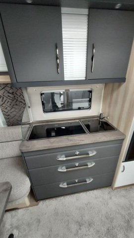 Hobby De Luxe 460 UFE - Photo 1