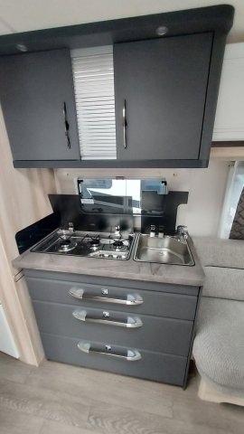 Hobby De Luxe 495 WFB - Photo 3