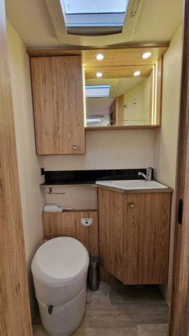 Bavaria Initial I740C Class - Photo 15