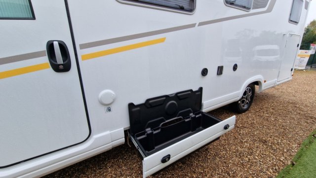 Bavaria Initial I740FGJ Nomade - Photo 13