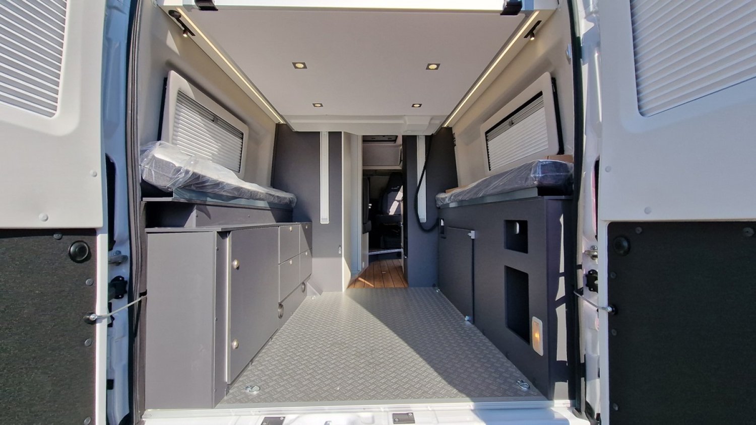 Elios Van 63 GX Sky-Lift 