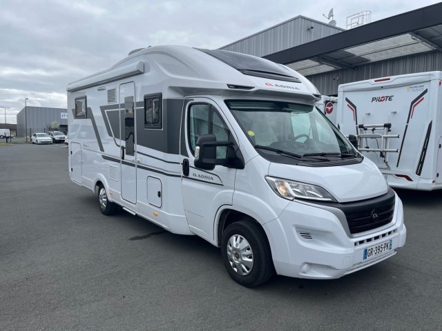 Adria Matrix Plus 670 DC Occasion