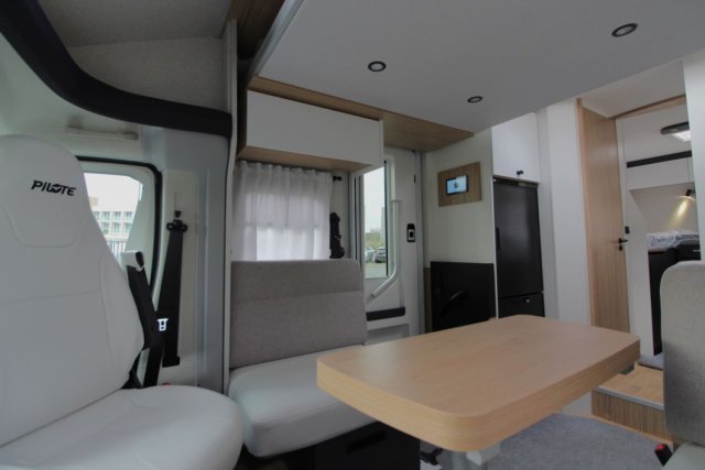 Pilote P 740 FGJ Evidence - Photo 9