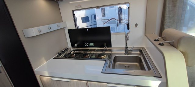 Adria Compact DL Plus 