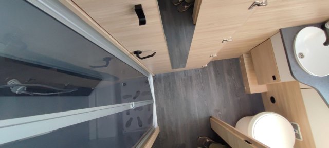 Challenger 380 Break Edition 