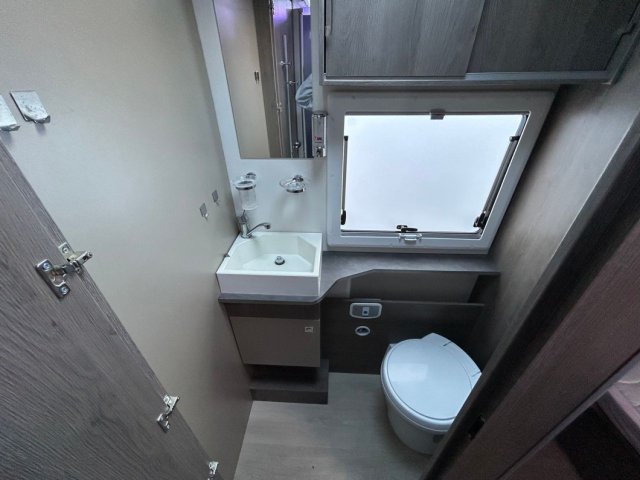 Challenger Graphite 380 