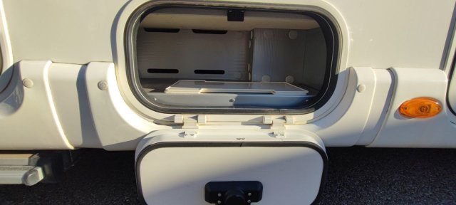 Rapido Distinction i86