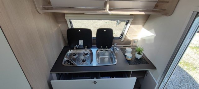 Burstner Premio Plus 410 TS - Photo 17