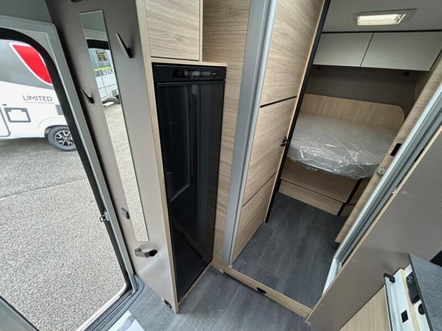 Challenger 318 Anniversary Edition - Photo 5