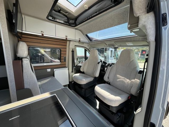Hymer Camper Vans / Hymercar Ayers Rock - Photo 3