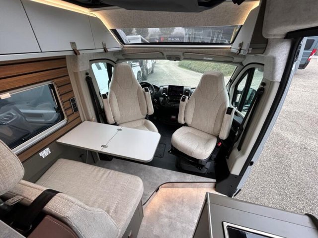 Hymer Camper Vans / Hymercar Ayers Rock - Photo 4