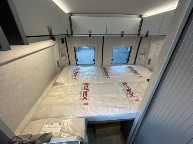 Hymer Camper Vans / Hymercar Ayers Rock 25 - Photo 6