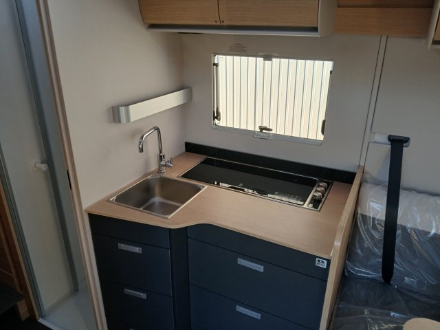 Adria Matrix 650 DL 60Y 60 ANS - Photo 8