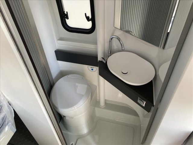 Adria Twin 640 SGX SPORT - Photo 8